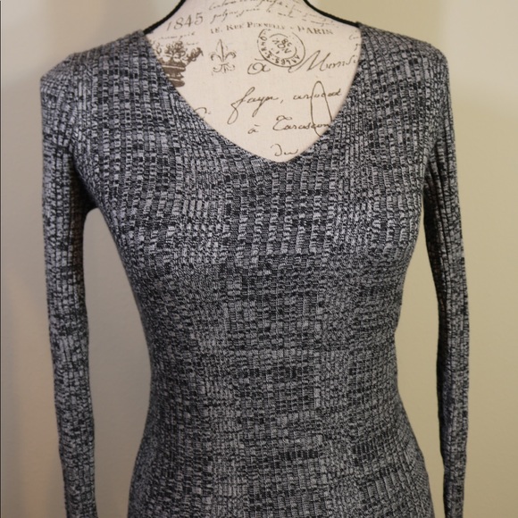 New with tags forever 21 fitted v neck sweater - Picture 5 of 7